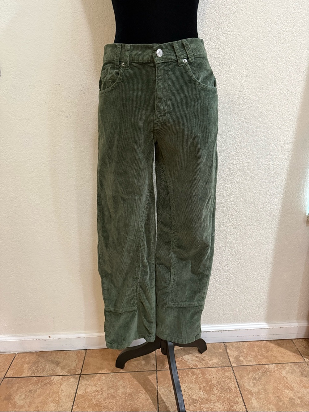 We The Free Good luck Cord Pants Corduroy in Olive green color.Size 27